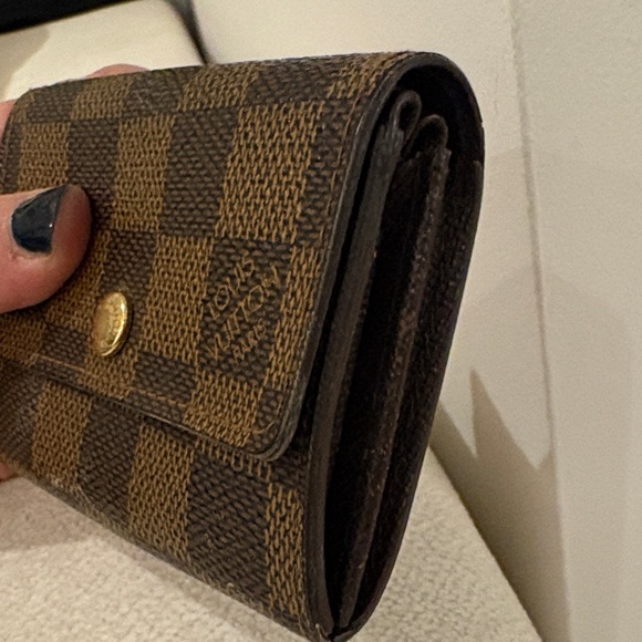 Louis Vuitton Wallet Authentic - Picture 8 of 11